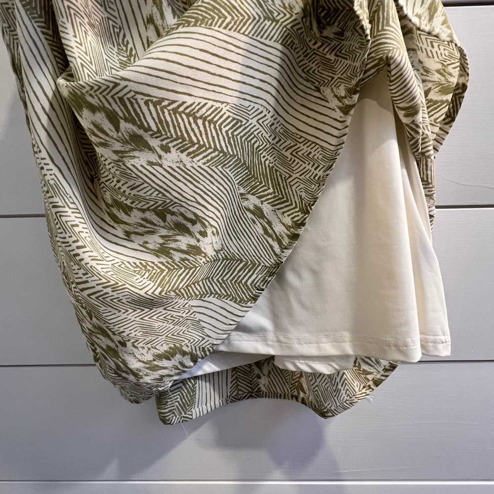 Buckle Sage Patterned Tank Top - Picture 8 of 8